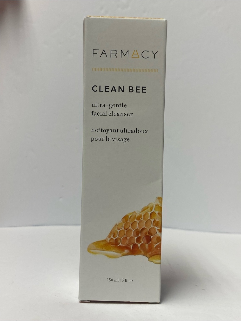 Farmacy Clean Bee Ultra-Gentle Facial Cleanser - White/Gold